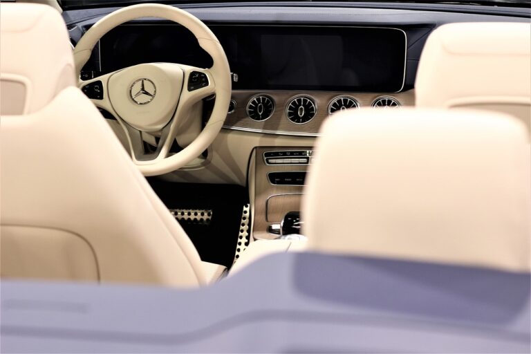 The Role of Artificial Intelligence in Personalizing In-Car Entertainment